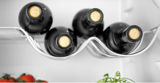 ¿Se puede enfriar el vino en el refrigerador?