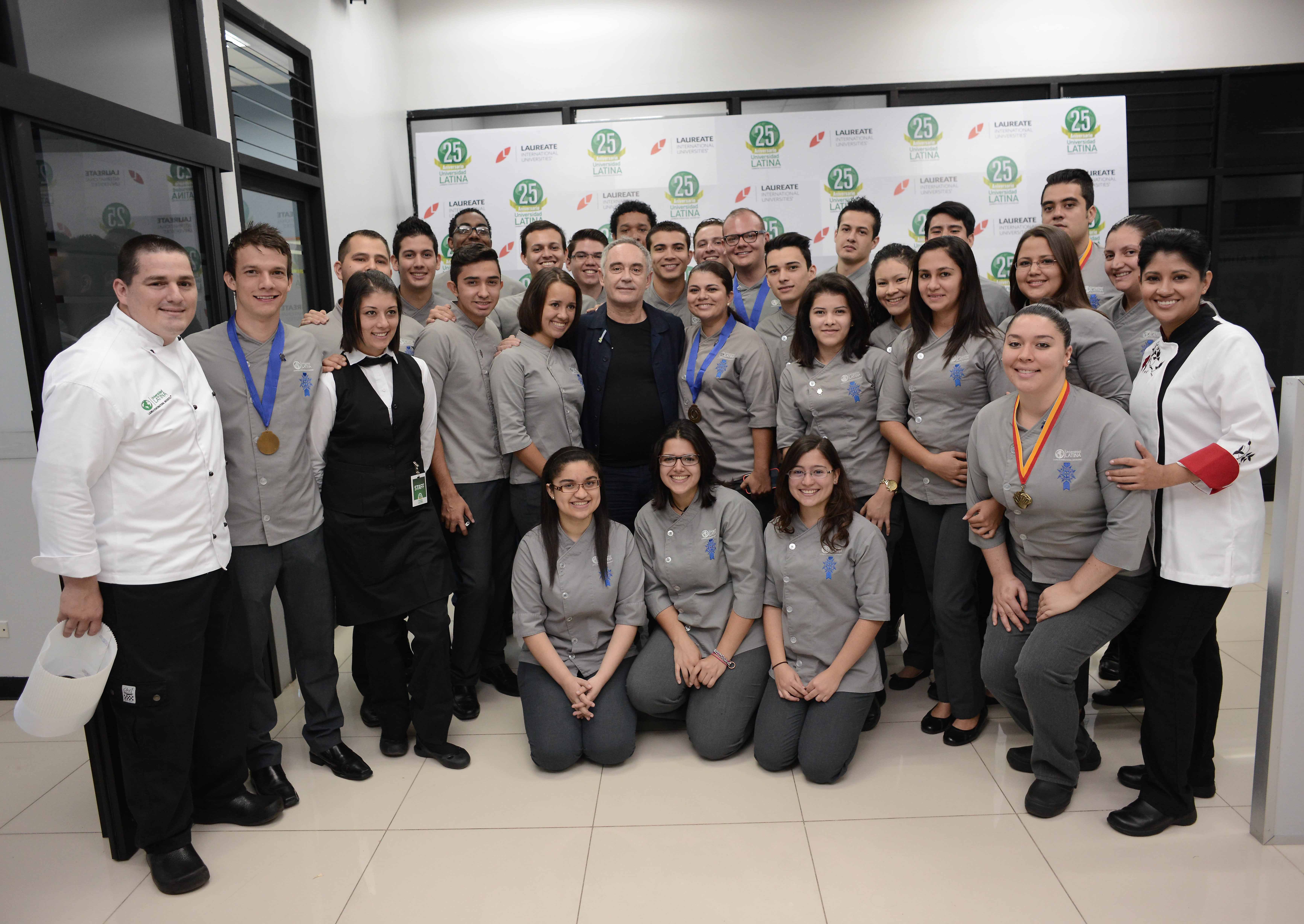 Ferran Adrià  compartió con  estudiantes de gastronomía  de la Universidad Latina
