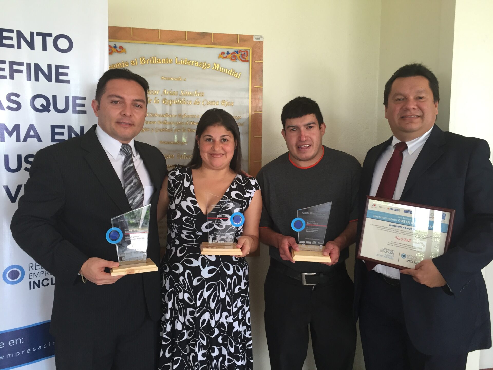 Taco Bell recibe 4 premios “COSTA RICA INCLUYE”