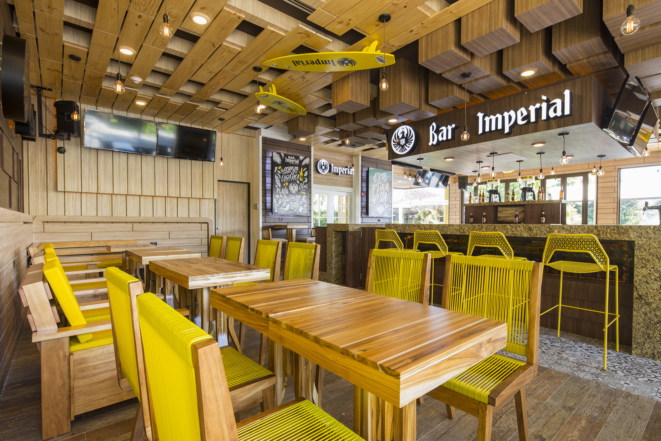 Nuevo Bar Imperial en Playa Conchal