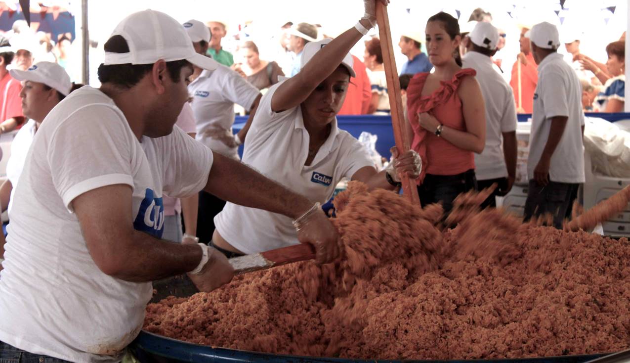 El arroz con atún más grande de Cartago