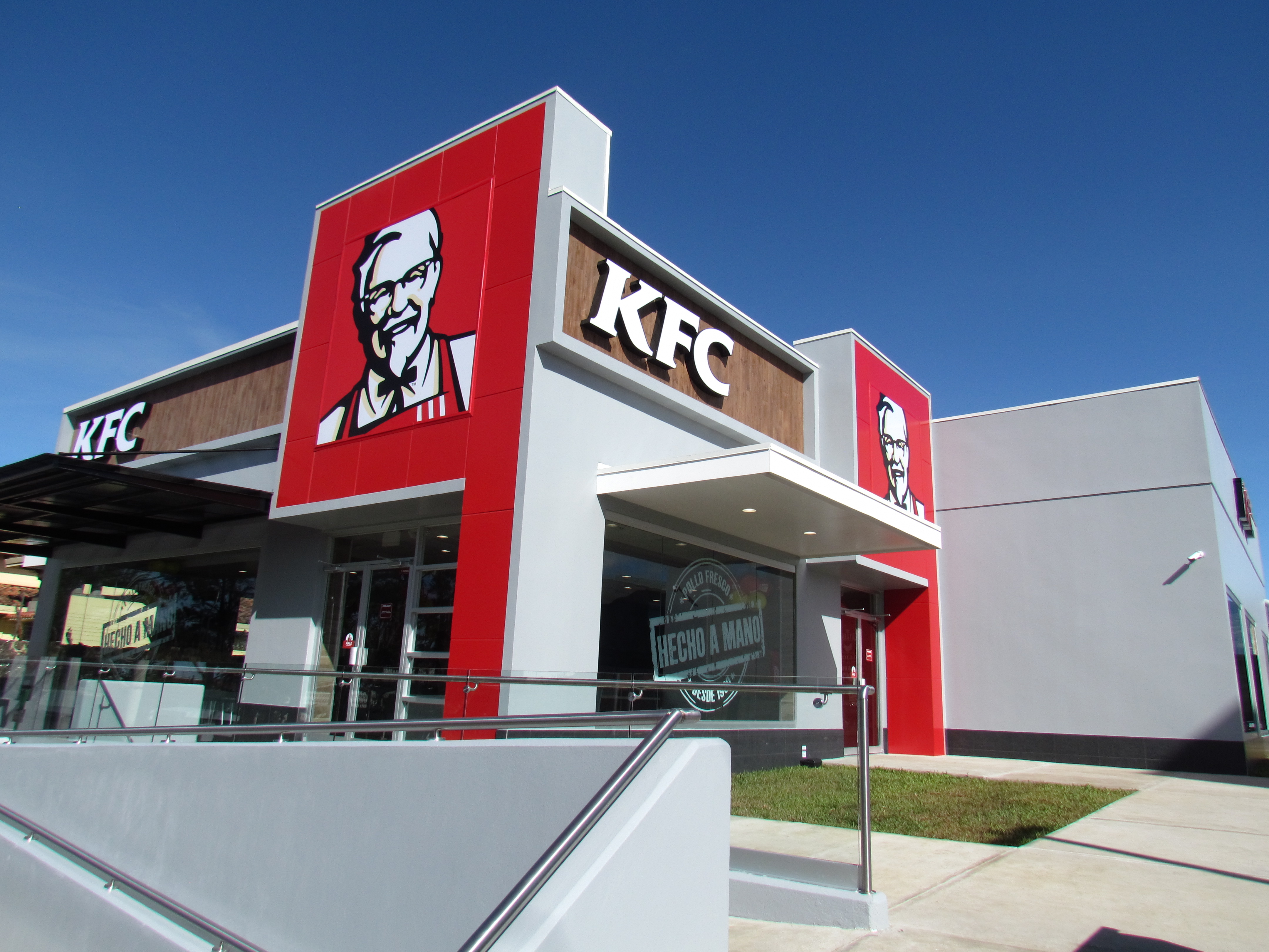 Con una inversión de $1,200,000 abre nuevo KFC