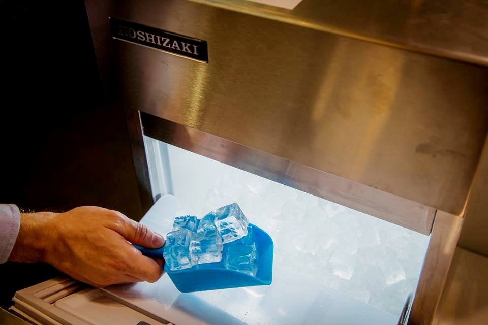 Un negocio con su propia máquina de hielo, es un negocio más rentable