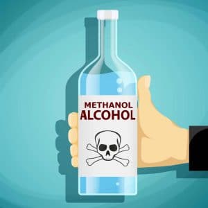 Denuncia penal por bebidas alcohólicas adulteradas con metanol.