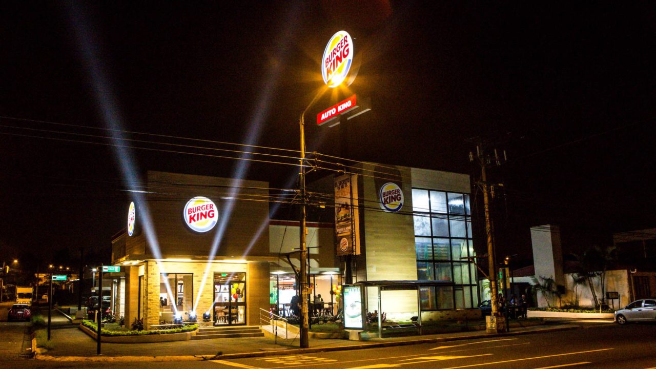 Burger King ajusta su estructura de trabajo para seguir atendiendo a sus clientes