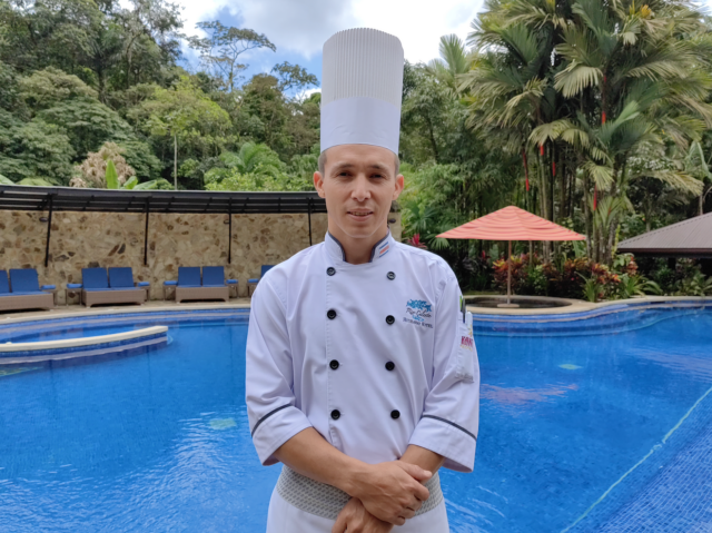 Restaurante Katala, de el Hotel Río Celeste Hideaway, renueva su menú a cargo del Chef Nelson Araya