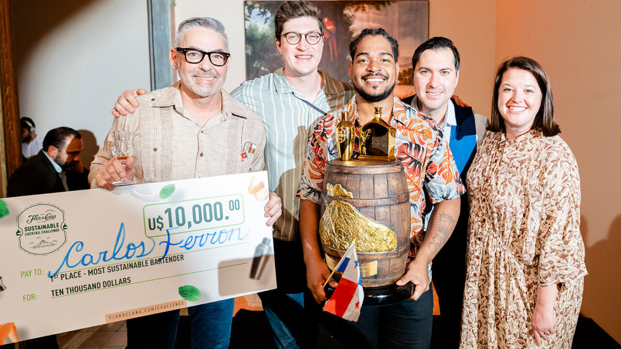 Carlos Ferron gana el Sustainable Cocktail Challenge