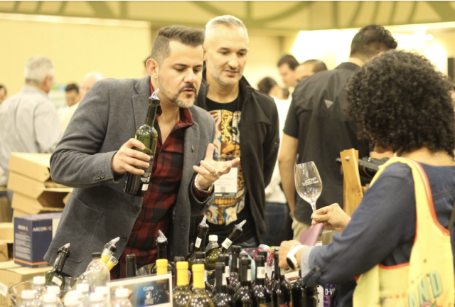 Más de 100 representantes de bodegas de vino internacionales llegan a Costa Rica para Expovino 2025