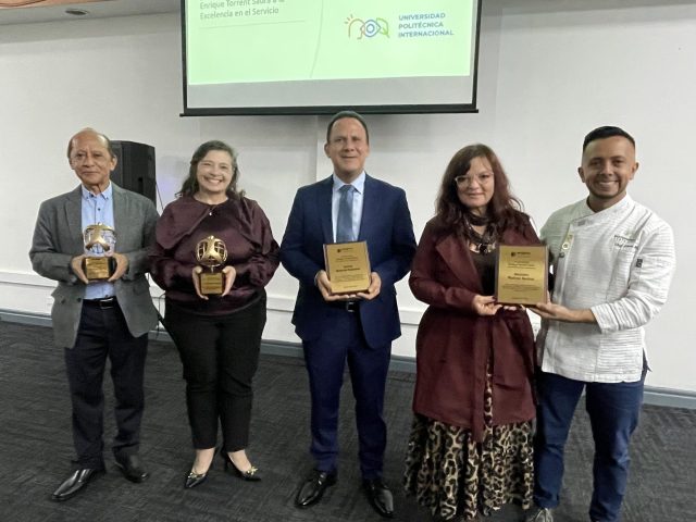 Profesionales del turismo son reconocidos por su mérito