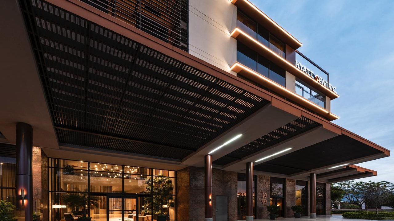 Hyatt Centric San José Escazú celebra su primer aniversario con su Festive Season 2025