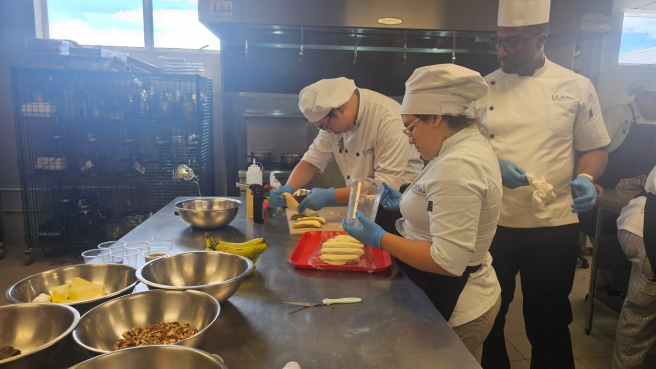 Universidad Latina lanza portafolio de educación continua en hospitalidad y turismo en Costa Rica